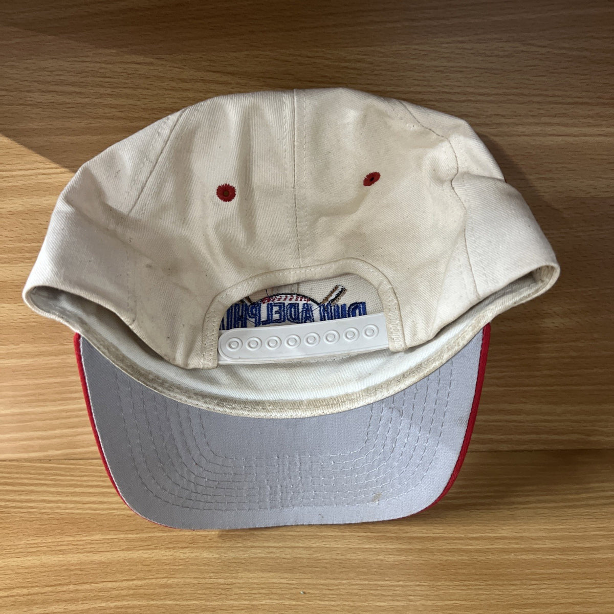 Vintage 90s Philadelphia Phillies #1 Apparel Snapback — photo 4 of 6